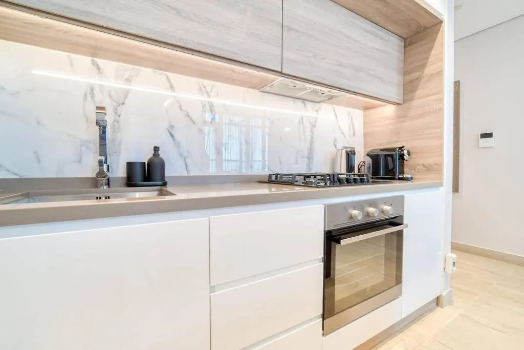 5 Mins To Jbr Beach, Luxury Studio In Dubai Marina'S Best Tower
