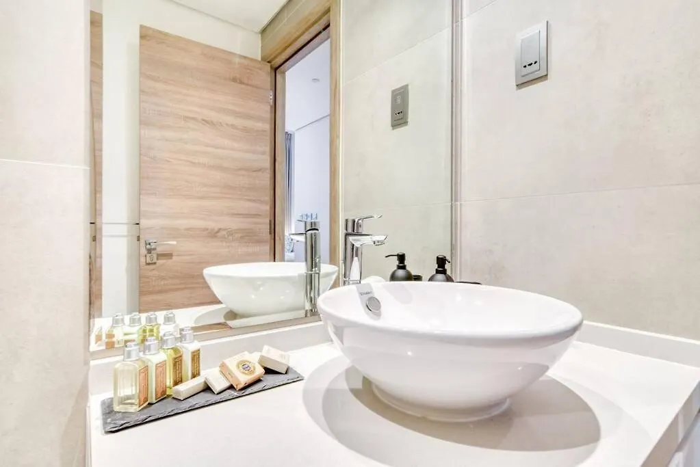5 Mins To Jbr Beach, Luxury Studio In Dubai Marina'S Best Tower United Arab Emirates