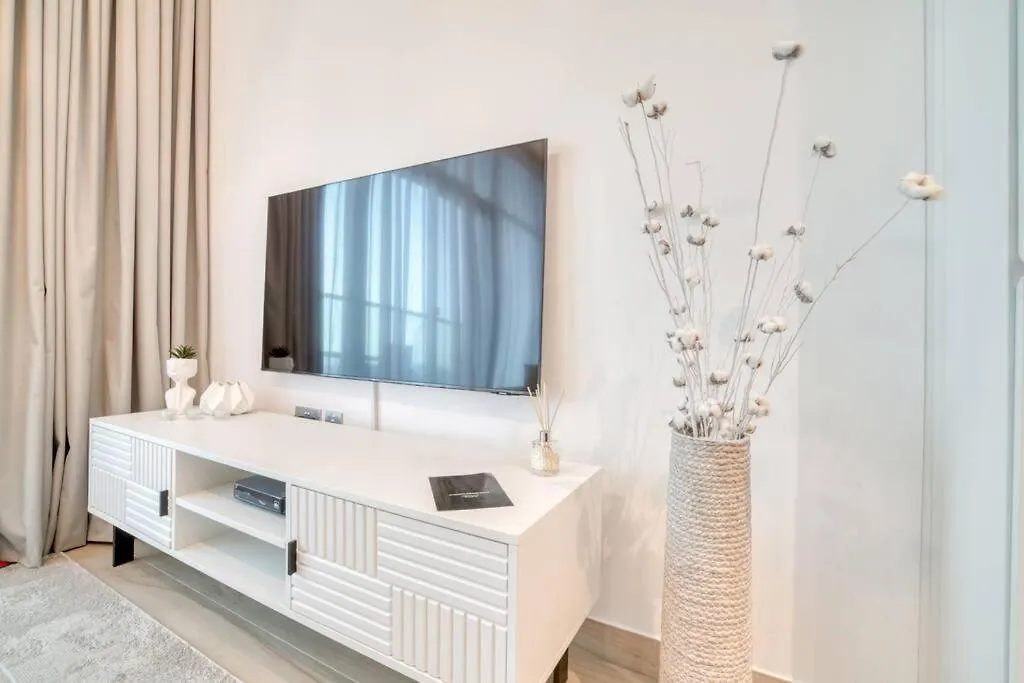 5 Mins To Jbr Beach, Luxury Studio In Dubai Marina'S Best Tower